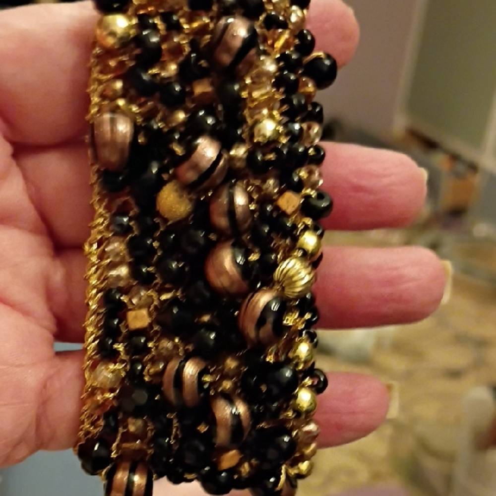 Vintage Black and Gold Beaded Bracelet Sewed With Elastic Thread.